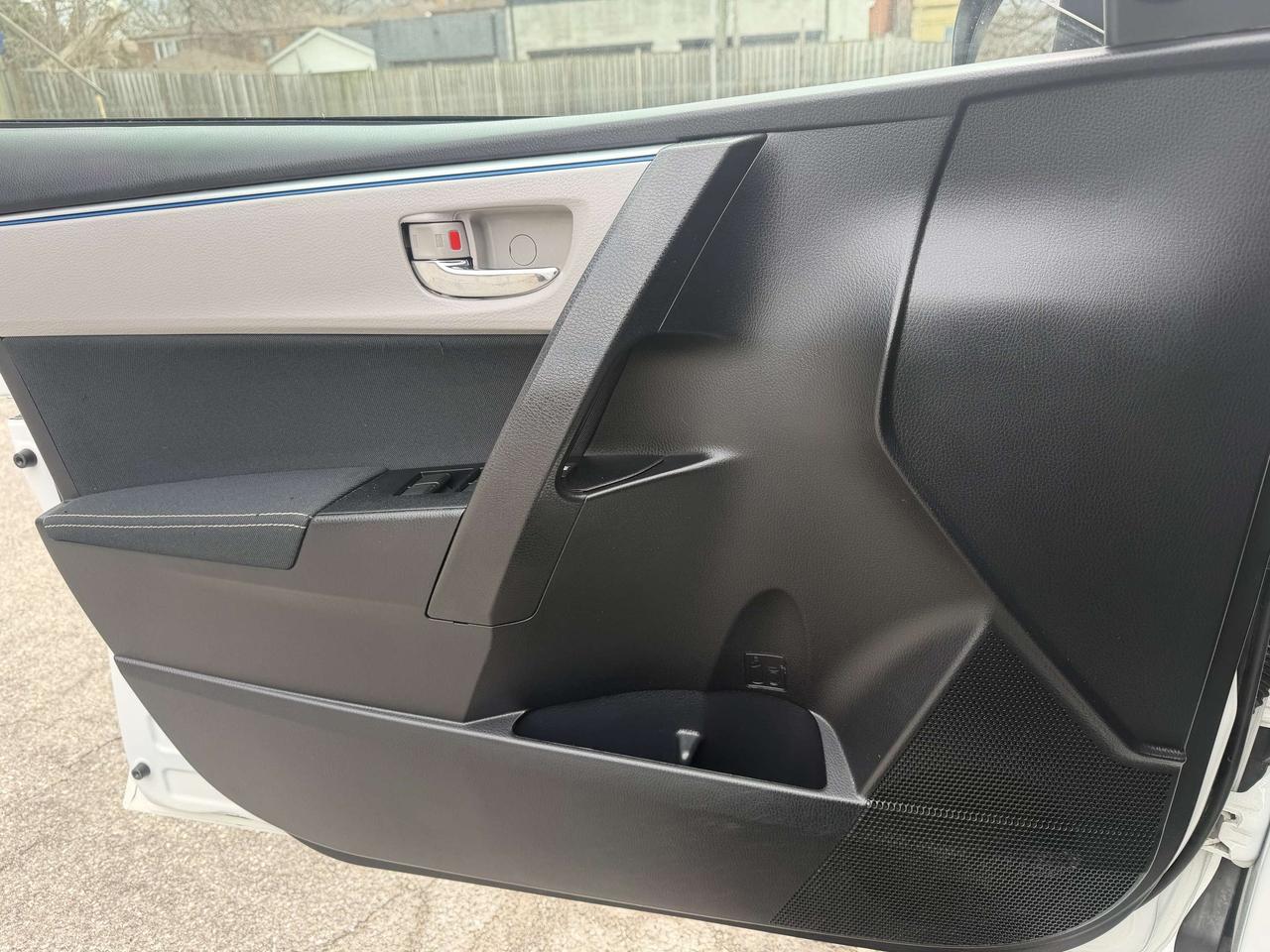 2016 Toyota Corolla LE / !!!!!!  JUST SOLD SOLD SOLD SOLD SOLD !!!! Photo