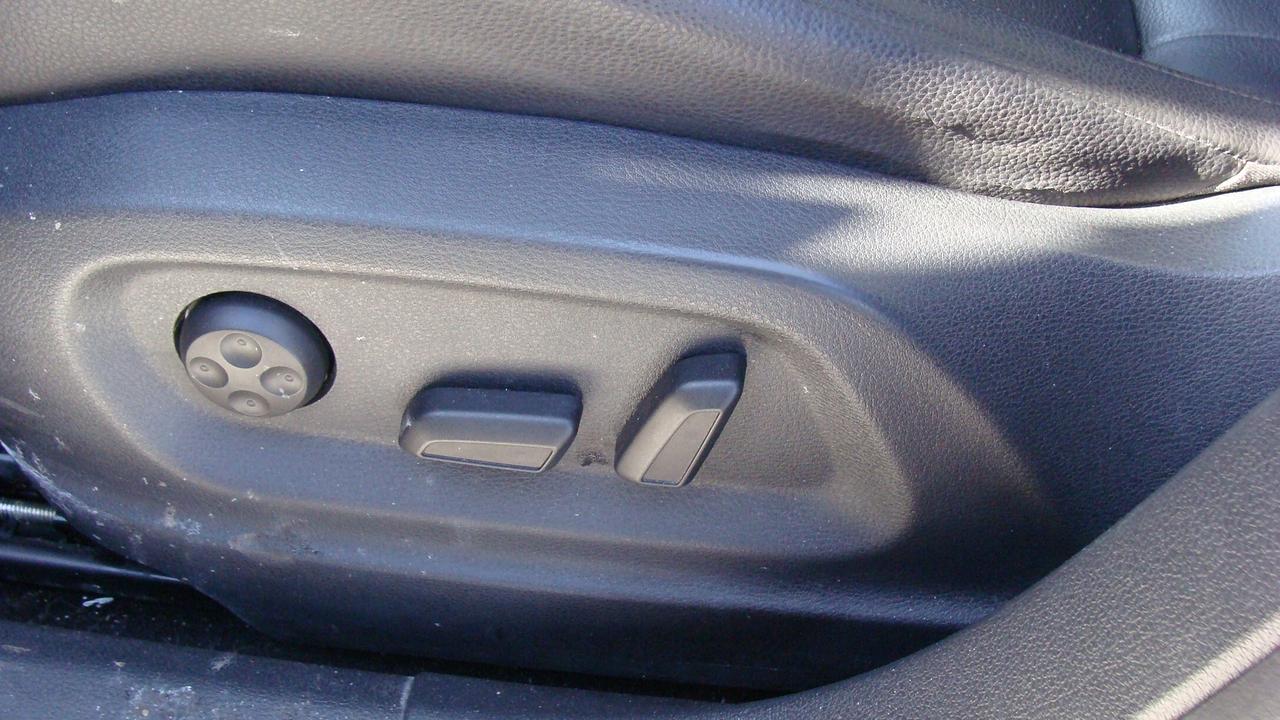 2017 Volkswagen Tiguan 4MOTION 4dr Wolfsburg Edition*Excellent Condition! Photo