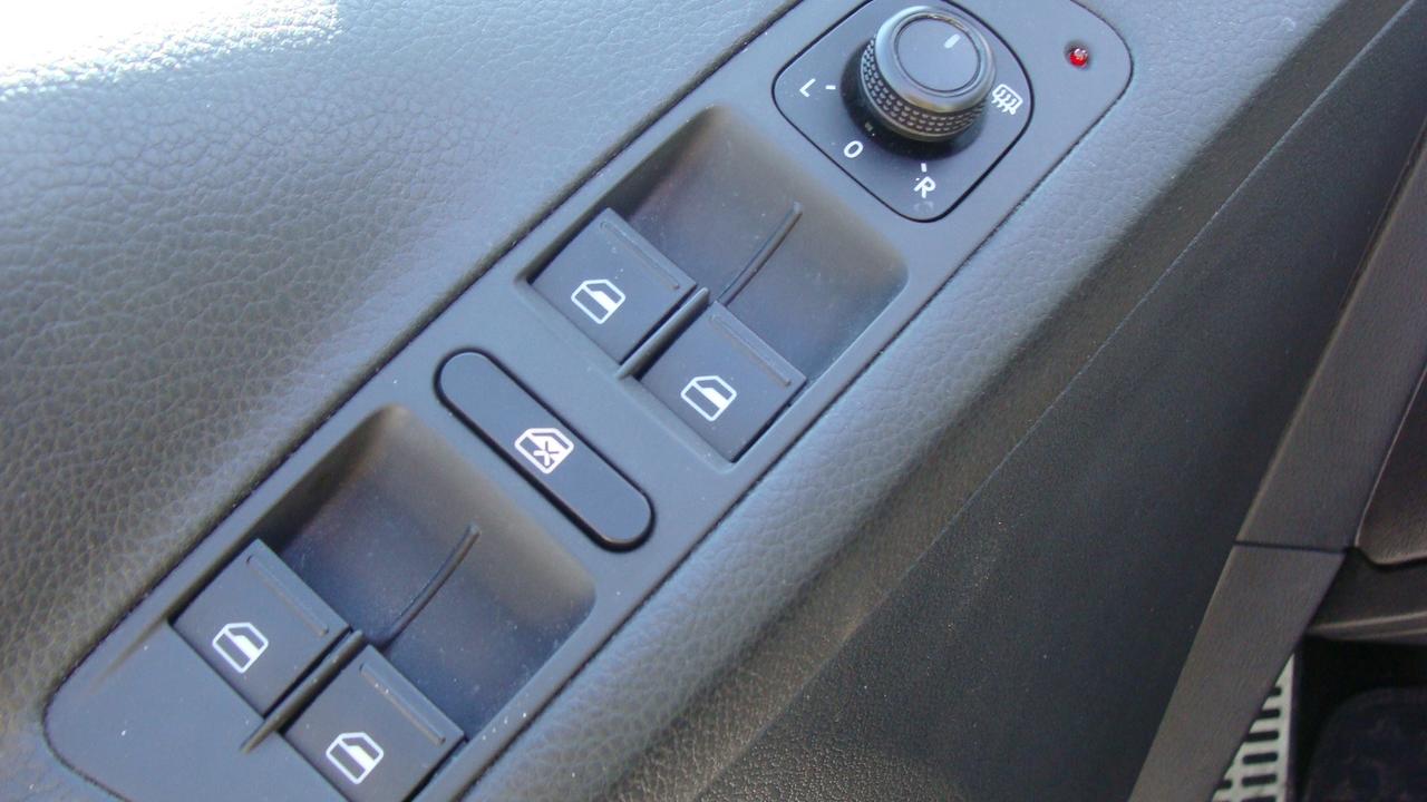 2017 Volkswagen Tiguan 4MOTION 4dr Wolfsburg Edition*Excellent Condition! Photo