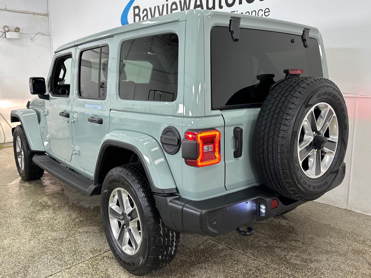 2023 Jeep Wrangler SAHARA 4DR 4X4 Photo4