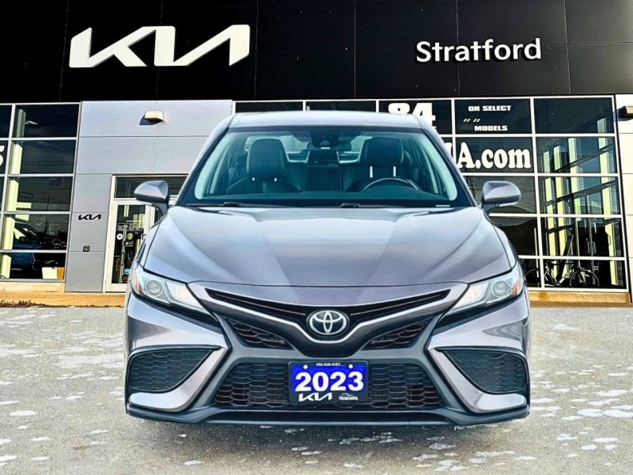 2023 Toyota Camry SE Photo1