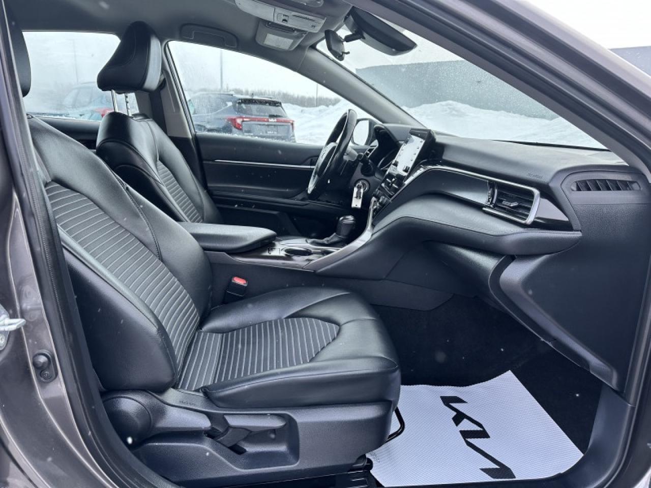 2023 Toyota Camry SE Photo