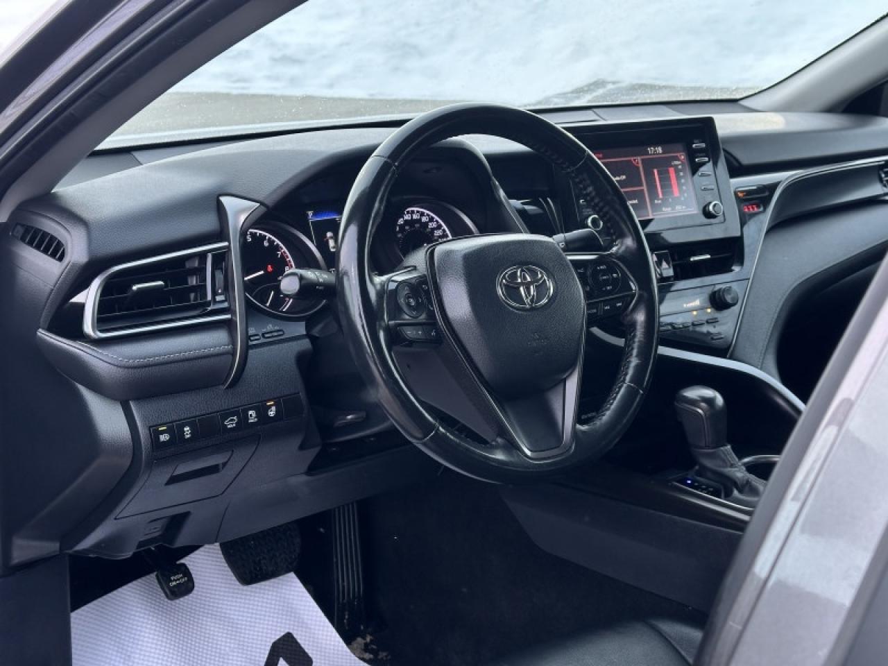 2023 Toyota Camry SE Photo