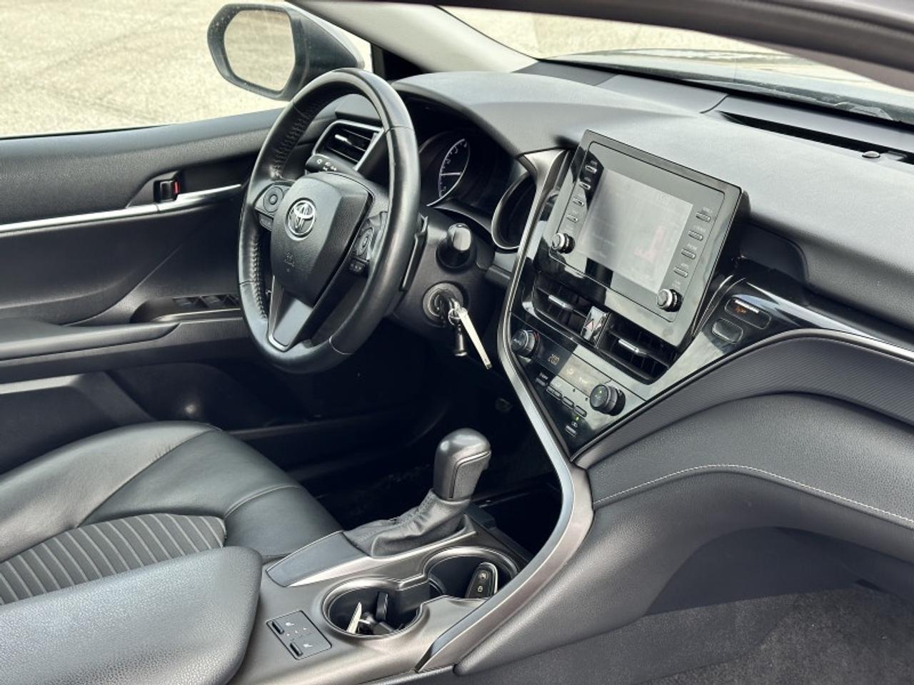 2023 Toyota Camry SE Photo