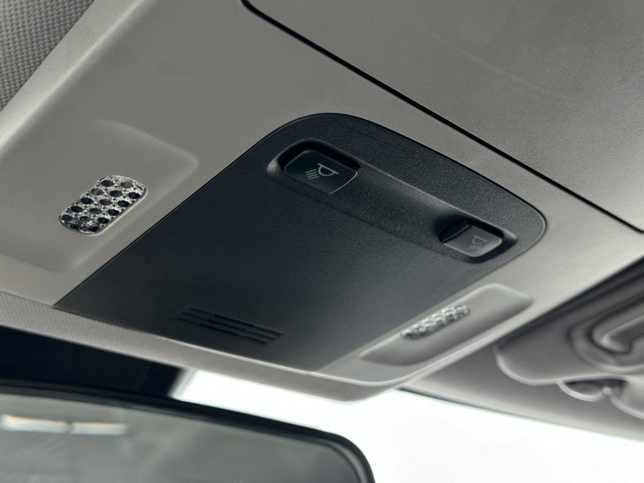 2023 Toyota Camry SE Photo