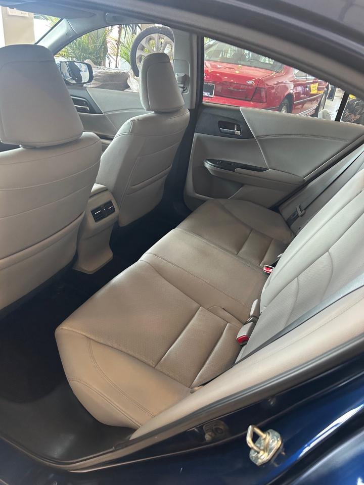 2015 Honda Accord Sedan 4dr I4 CVT Touring  SUNROOF FULL SERVICE HISTORY Photo4