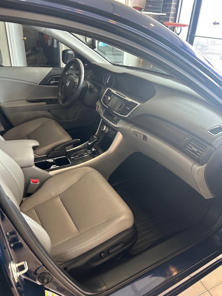 2015 Honda Accord Sedan 4dr I4 CVT Touring  SUNROOF FULL SERVICE HISTORY Photo