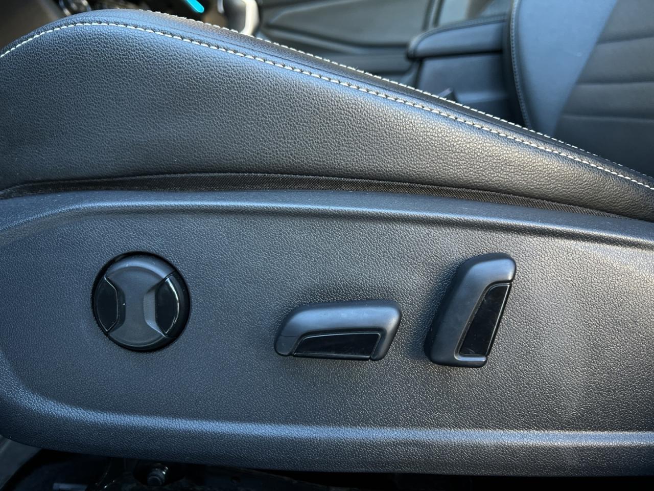 2023 Volkswagen Jetta Comfortline Sport   Htd Steering   Sunroof   Leath Photo