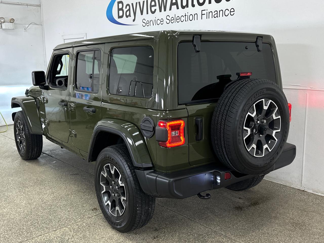 2024 Jeep Wrangler SAHARA 4DR 4X4 Photo4