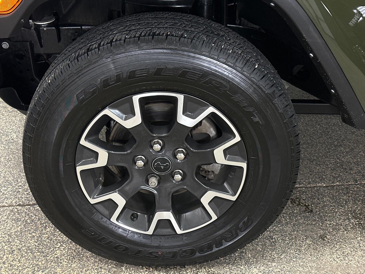2024 Jeep Wrangler Sahara SAHARA PAINTED TOP/WIDESCREEN/OFF 1 OWNER LEASE! Photo