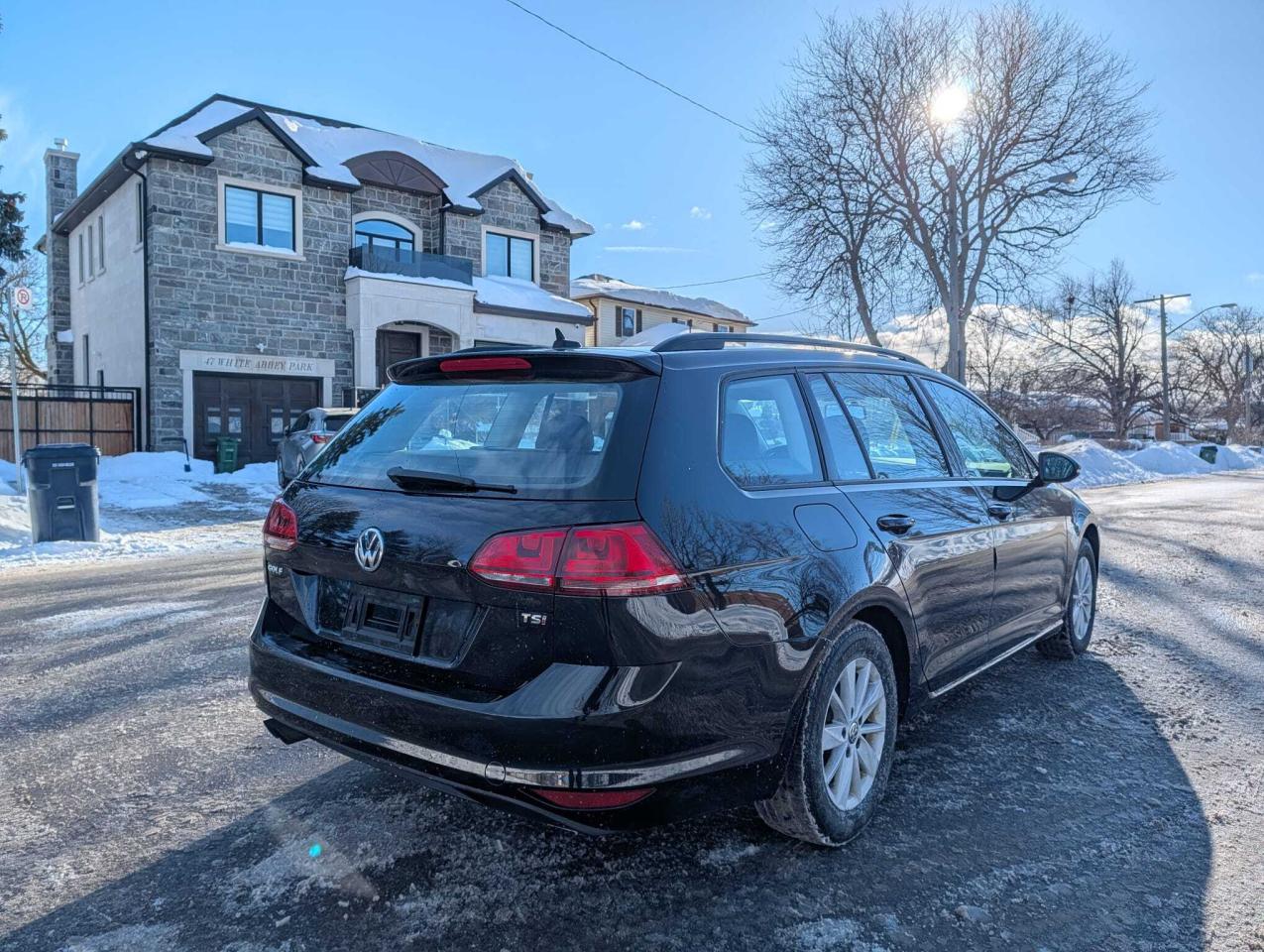 2015 Volkswagen Golf SportWagen 4dr Auto 1.8 TSI Trendline Photo4