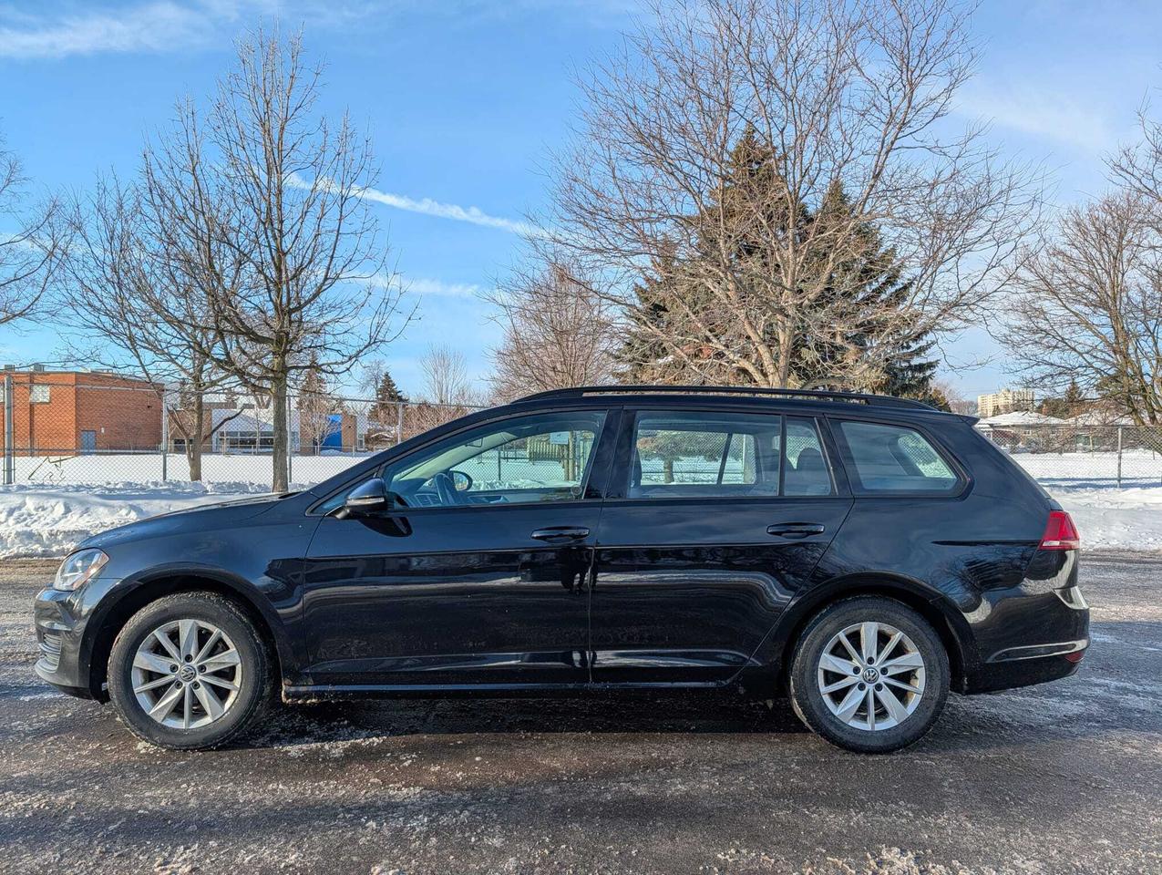 2015 Volkswagen Golf SportWagen 4dr Auto 1.8 TSI Trendline Photo