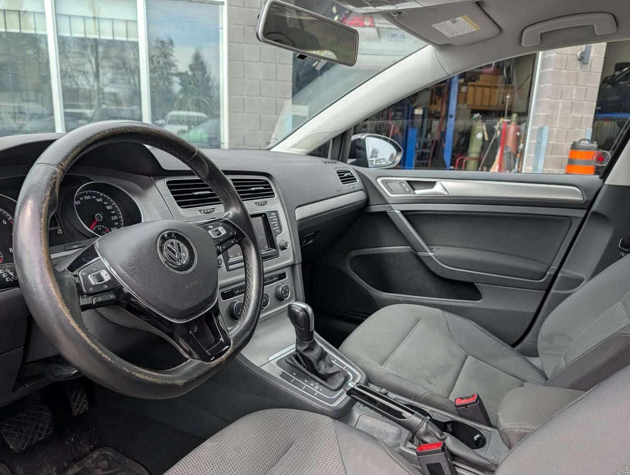 2015 Volkswagen Golf SportWagen 4dr Auto 1.8 TSI Trendline Photo