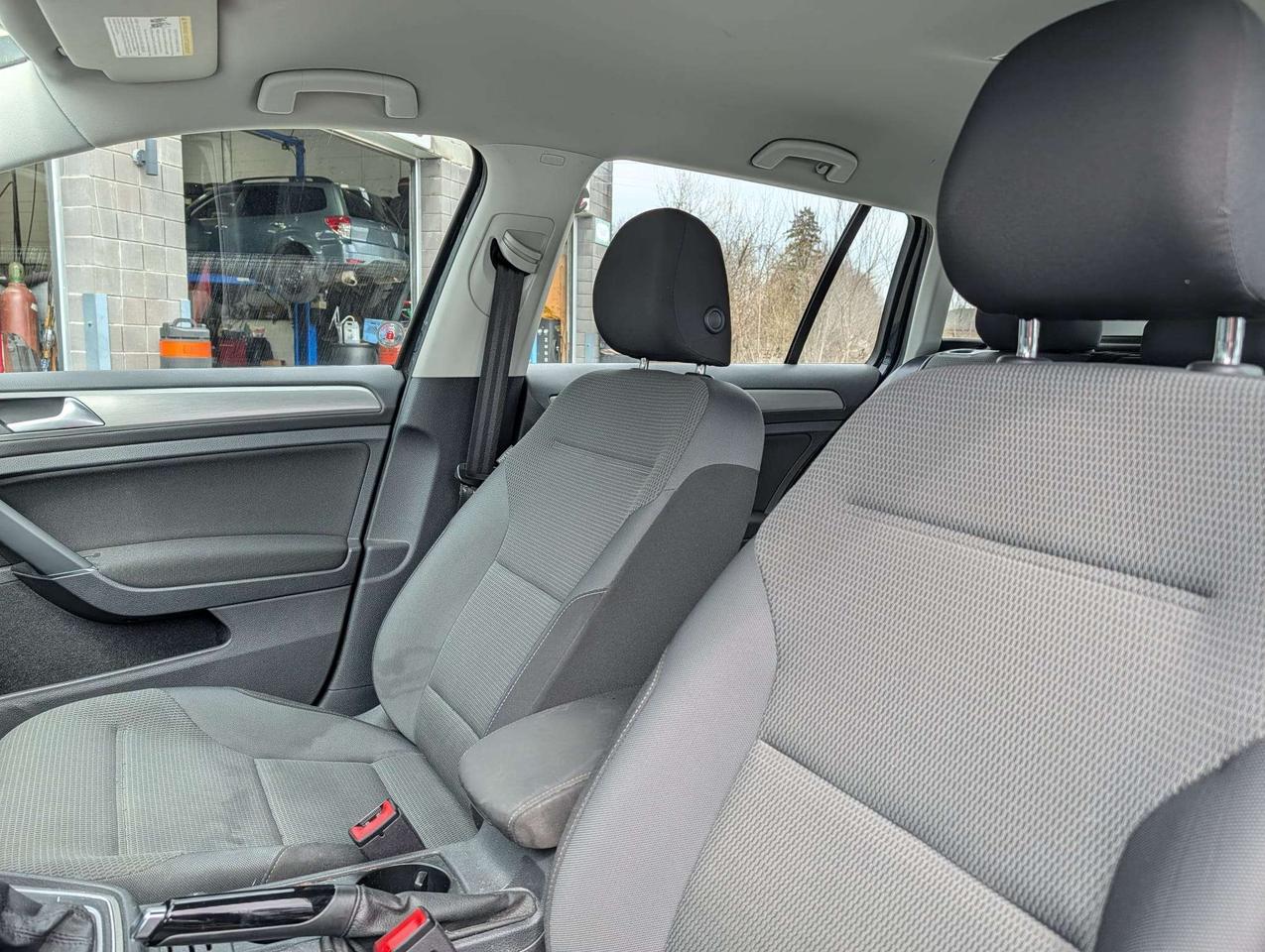 2015 Volkswagen Golf SportWagen 4dr Auto 1.8 TSI Trendline Photo