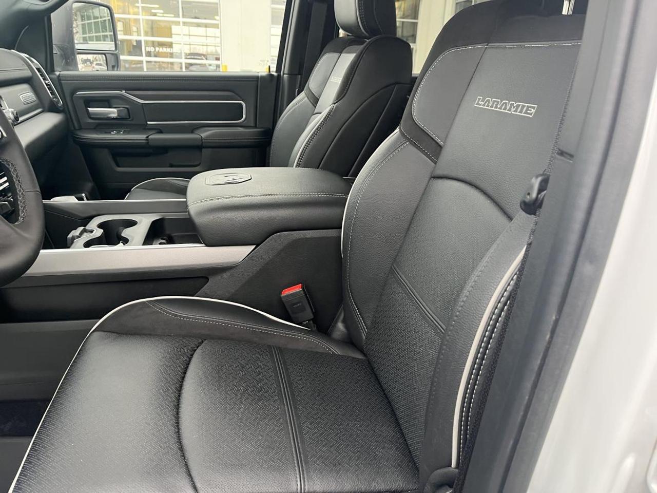 2025 RAM 2500 LARAMIE 4x4 Crew Cab 6'4 Box Photo