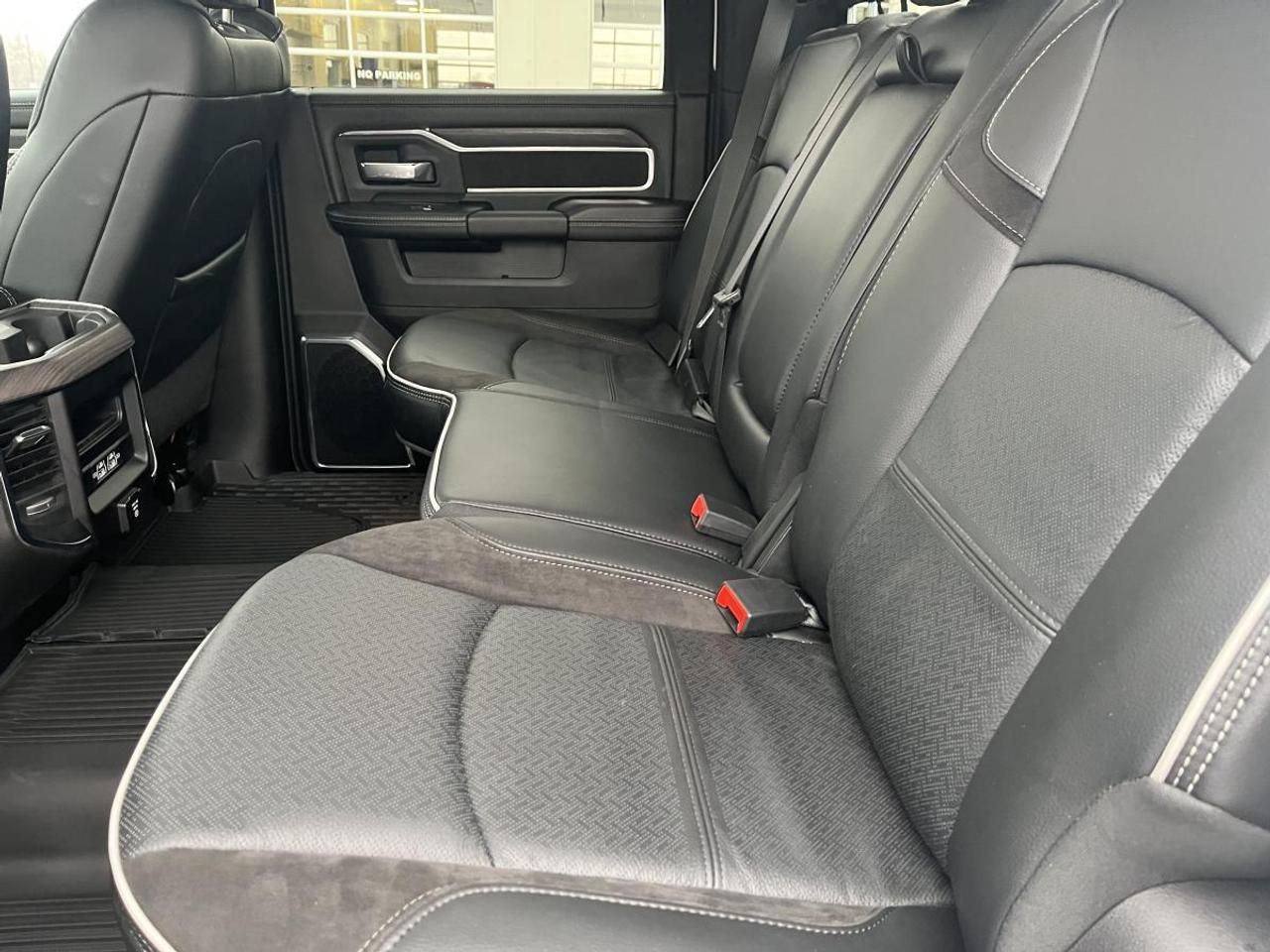 2025 RAM 2500 LARAMIE 4x4 Crew Cab 6'4 Box Photo