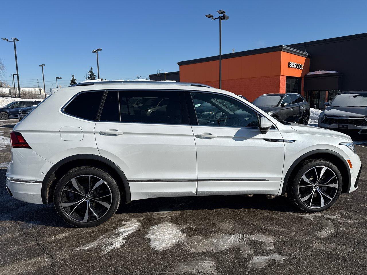 2022 Volkswagen Tiguan Highline 2.0T 8sp at w/Tip 4M Leather Seats  Alloy Photo