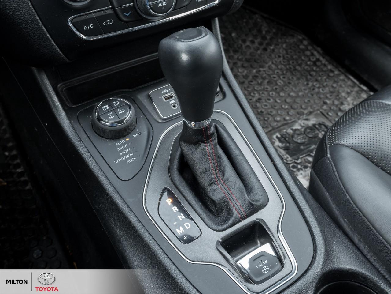 2020 Jeep Cherokee ALPINE SPEAKERS NAVIGATION LEATHER 8.4 SCREEN PANO Photo