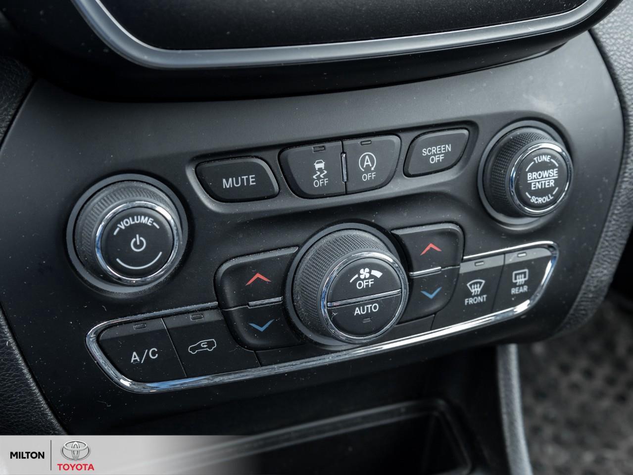 2020 Jeep Cherokee ALPINE SPEAKERS NAVIGATION LEATHER 8.4 SCREEN PANO Photo