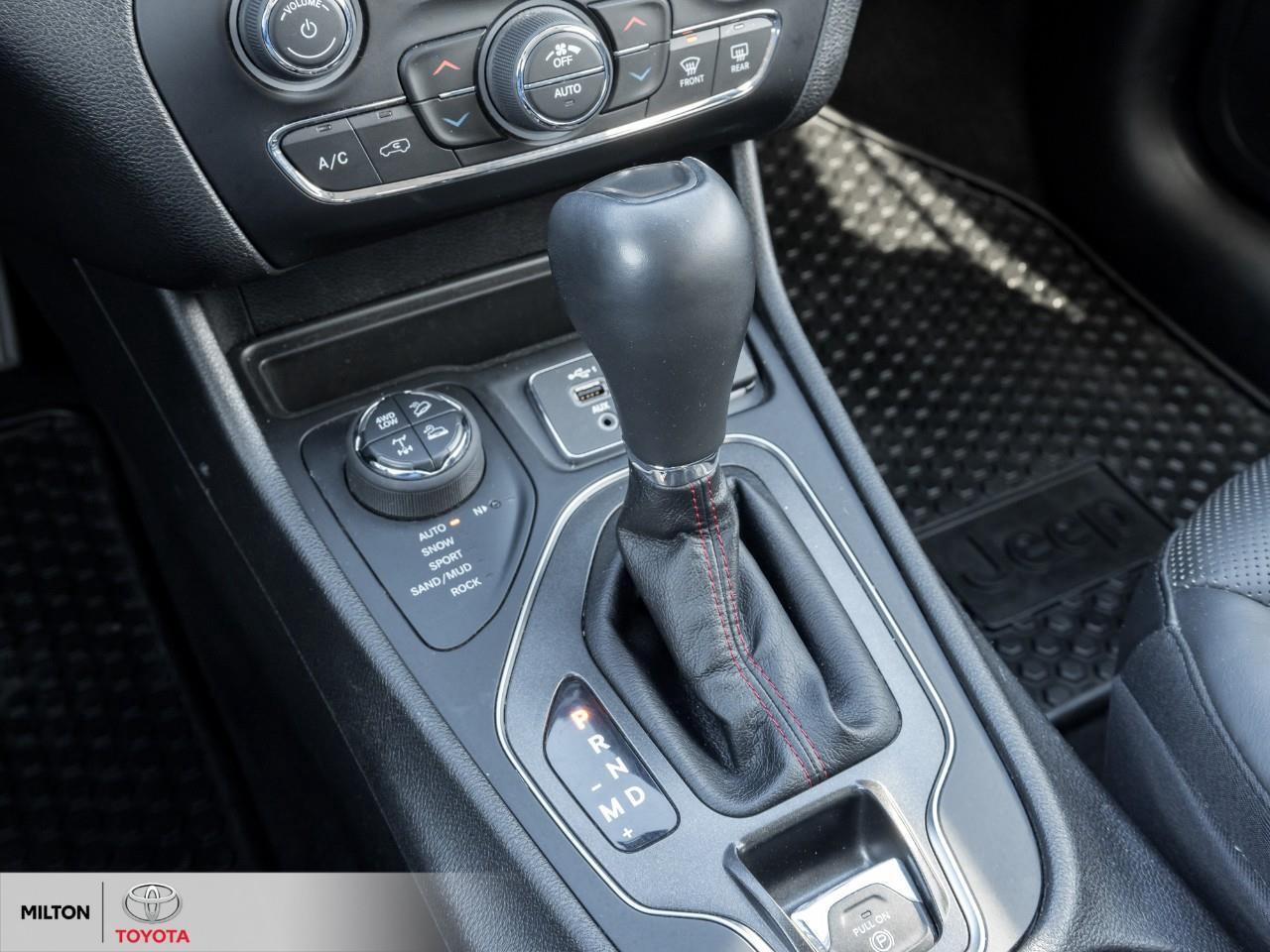 2020 Jeep Cherokee ALPINE SPEAKERS NAVIGATION LEATHER 8.4 SCREEN PANO Photo