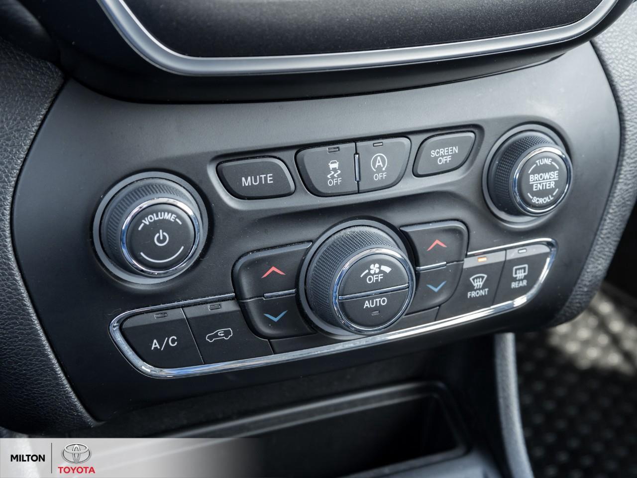 2020 Jeep Cherokee ALPINE SPEAKERS NAVIGATION LEATHER 8.4 SCREEN PANO Photo