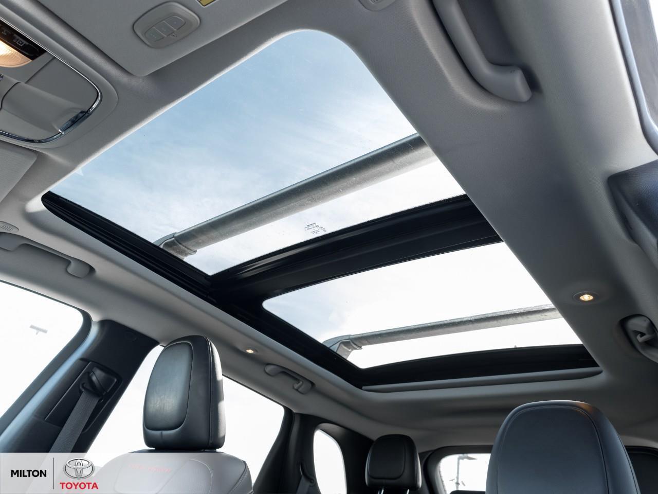 2020 Jeep Cherokee ALPINE SPEAKERS NAVIGATION LEATHER 8.4 SCREEN PANO Photo