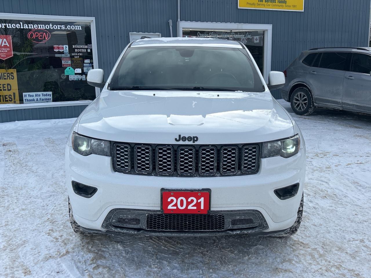 2021 Jeep Grand Cherokee Altitude  4X4  ** LEATHER ** NAVIGATION ** Photo