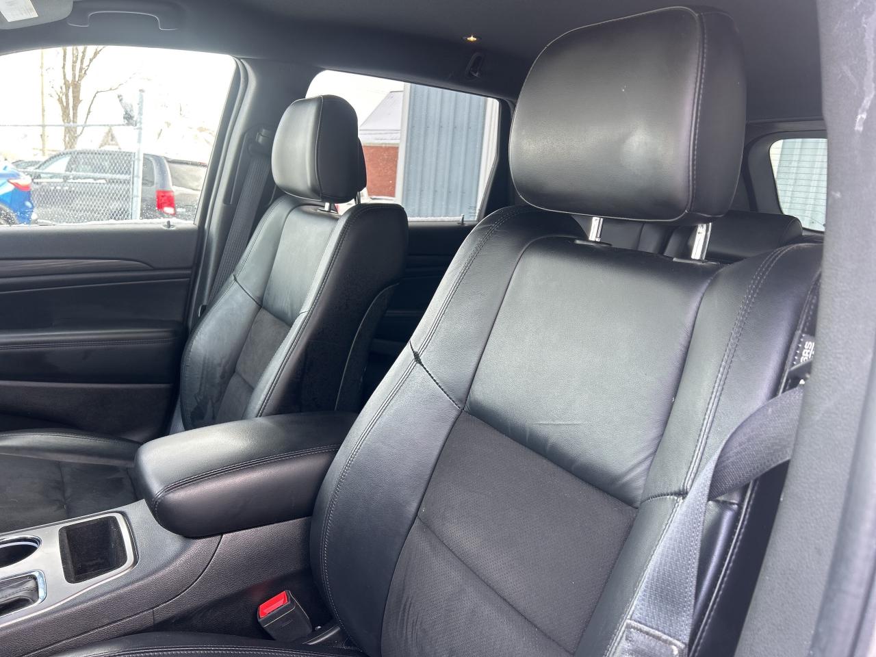 2021 Jeep Grand Cherokee Altitude  4X4  ** LEATHER ** NAVIGATION ** Photo