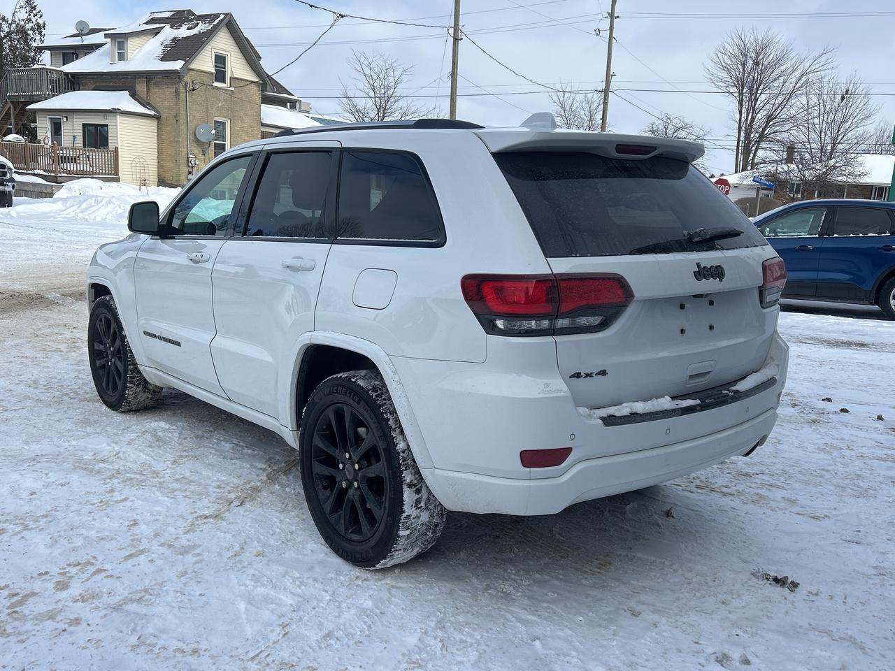 2021 Jeep Grand Cherokee Altitude  4X4  ** LEATHER ** NAVIGATION ** Photo