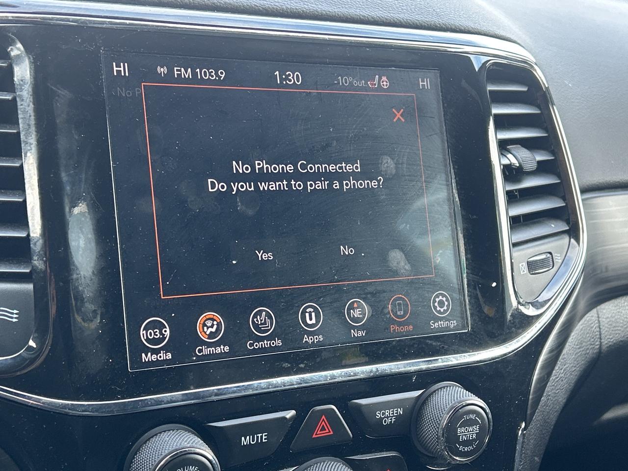 2021 Jeep Grand Cherokee Altitude  4X4  ** LEATHER ** NAVIGATION ** Photo