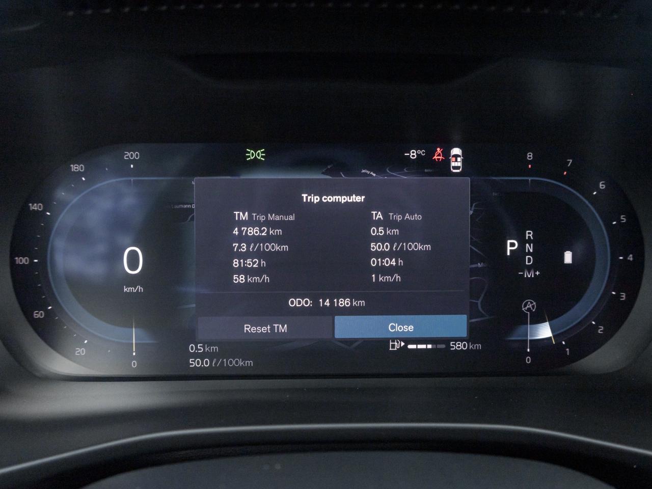 2025 Volvo XC40 B5 AWD PLUS  20" ALLOY WHEELS  CLIMATE PACK  CPO Photo