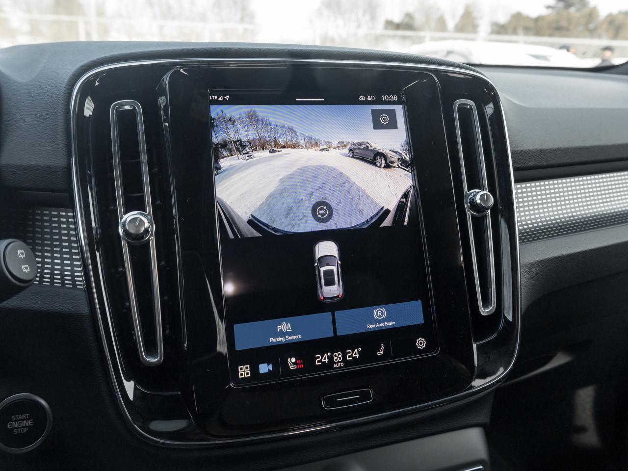 2025 Volvo XC40 B5 AWD PLUS  20" ALLOY WHEELS  CLIMATE PACK  CPO Photo