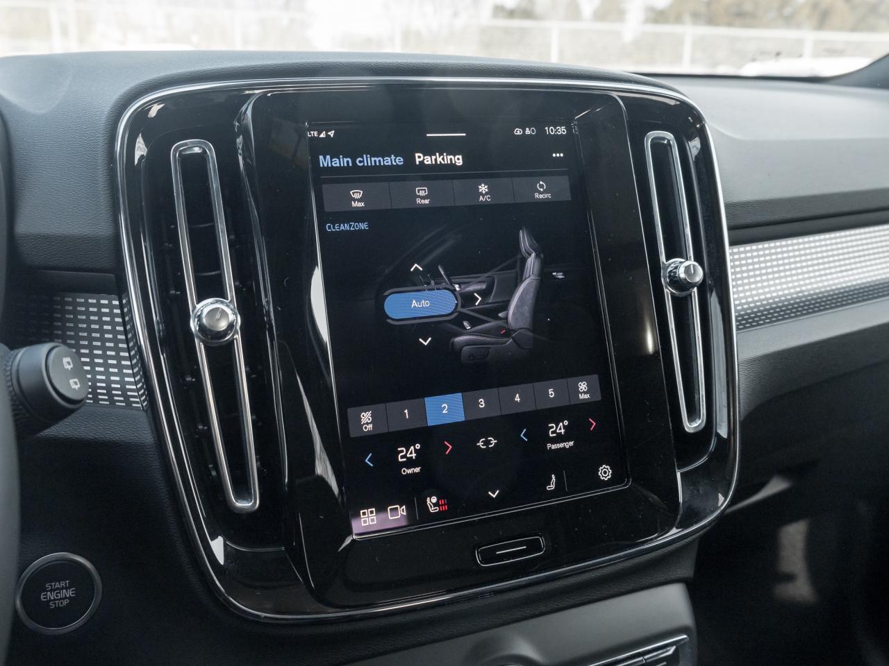 2025 Volvo XC40 B5 AWD PLUS  20" ALLOY WHEELS  CLIMATE PACK  CPO Photo