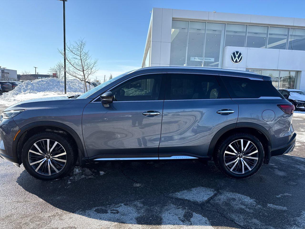 2023 Infiniti QX60 AWD Sensory Snow Tires  Alloy Wheels  Panoramic Ro Photo