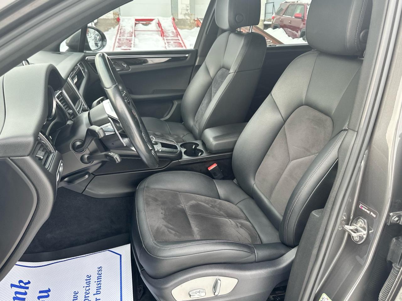 2015 Porsche Macan AWD ~ S ~ LOW KM ~ SERVICE RECORDS ~ CERTIFIED Photo