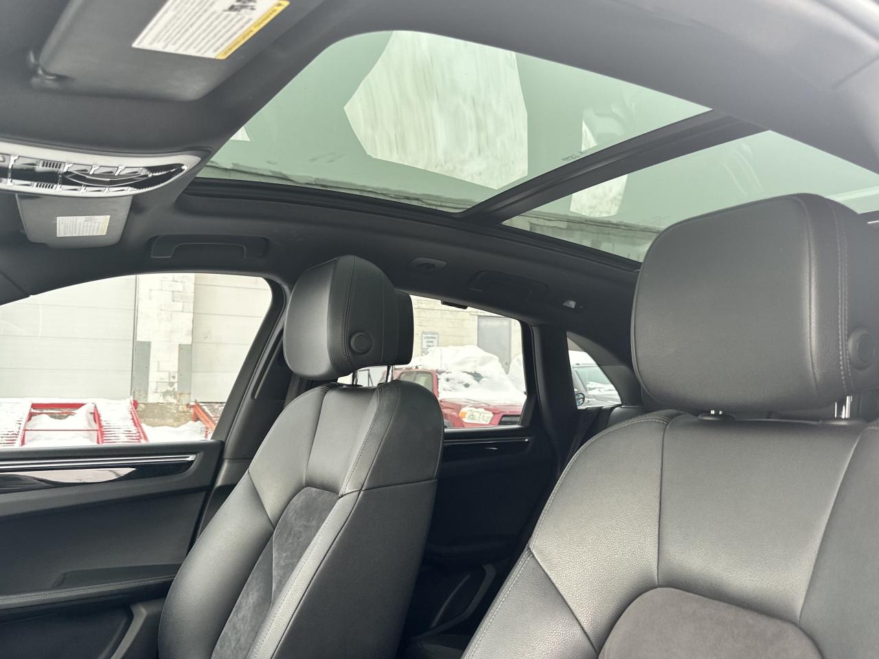 2015 Porsche Macan AWD ~ S ~ LOW KM ~ SERVICE RECORDS ~ CERTIFIED Photo