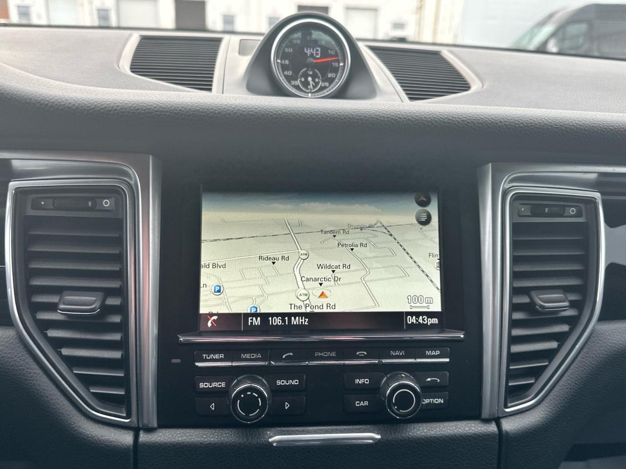 2015 Porsche Macan AWD ~ S ~ LOW KM ~ SERVICE RECORDS ~ CERTIFIED Photo