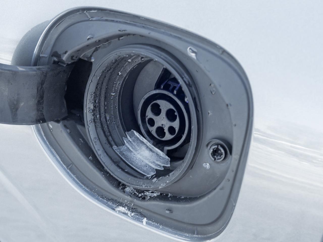 2020 Volvo XC60 Recharge T8  Plug-In Hybrid Inscription TRADE IN VOLVO CPO Photo