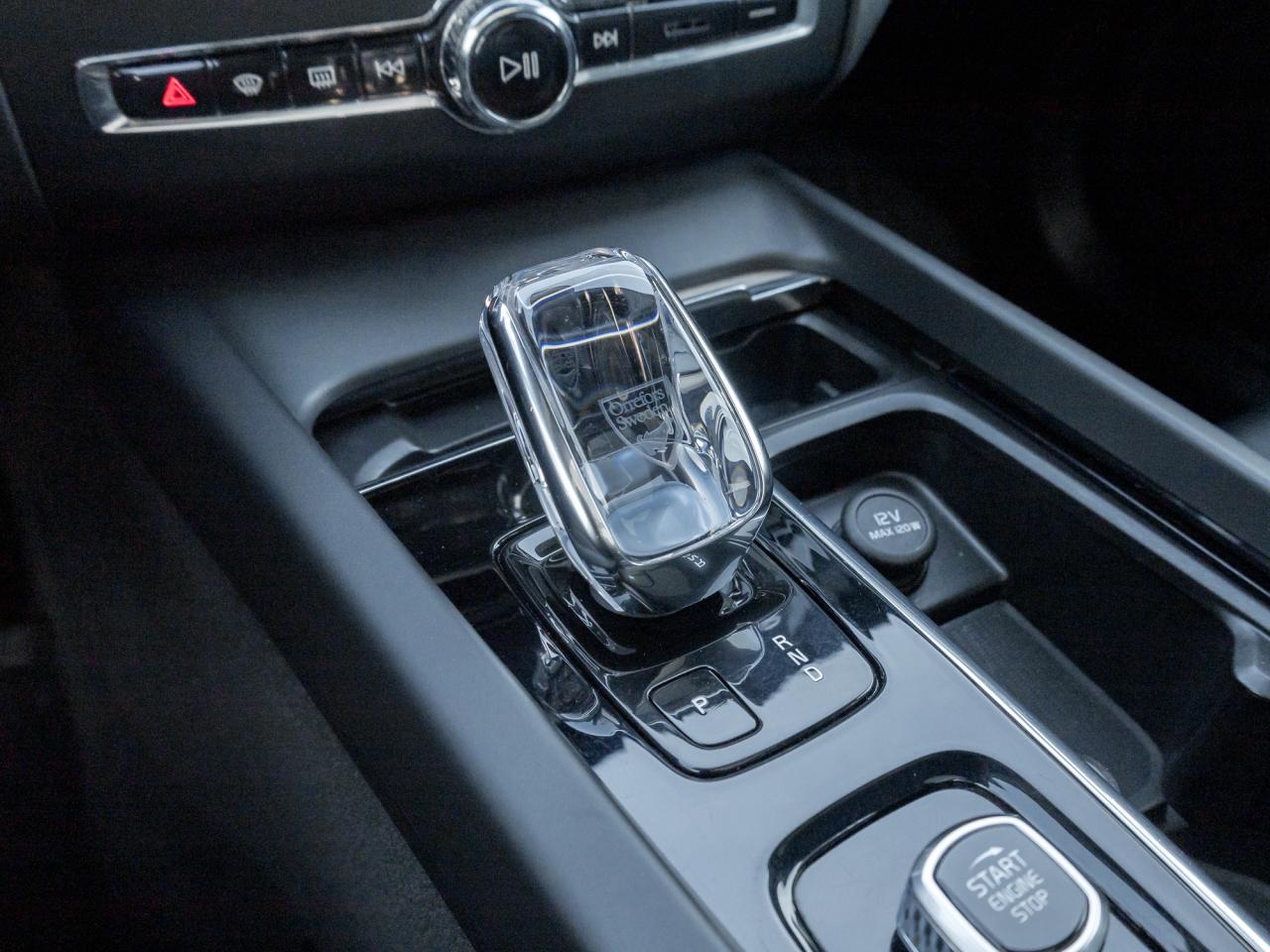 2020 Volvo XC60 Recharge T8  Plug-In Hybrid Inscription TRADE IN VOLVO CPO Photo