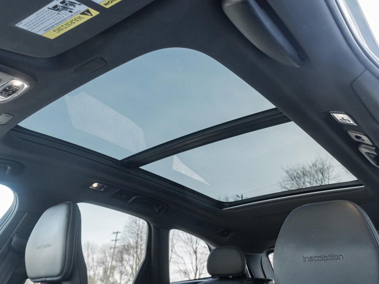 2020 Volvo XC60 Recharge T8  Plug-In Hybrid Inscription TRADE IN VOLVO CPO Photo