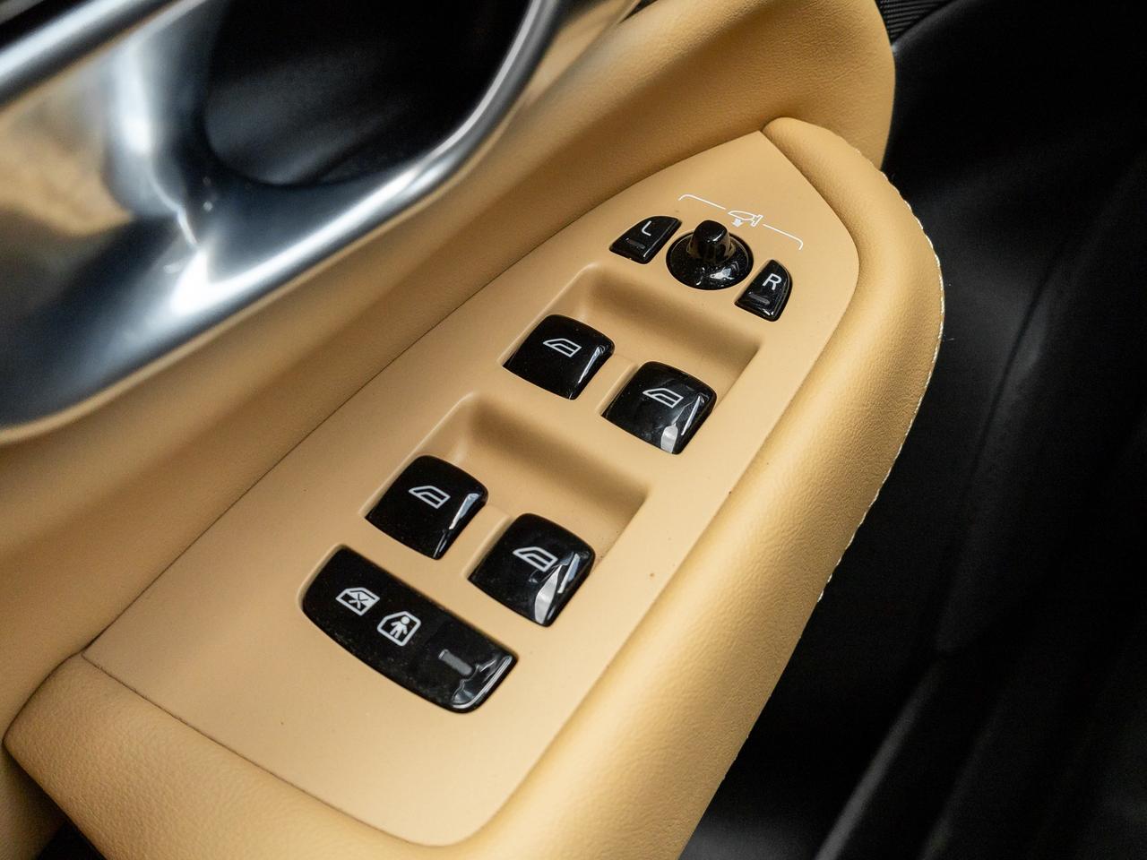 2024 Volvo XC90 Plug-In Hybrid T8 eAWD PHEV Ultimate 7-Seater TRADE IN  VOLVO CPO Photo