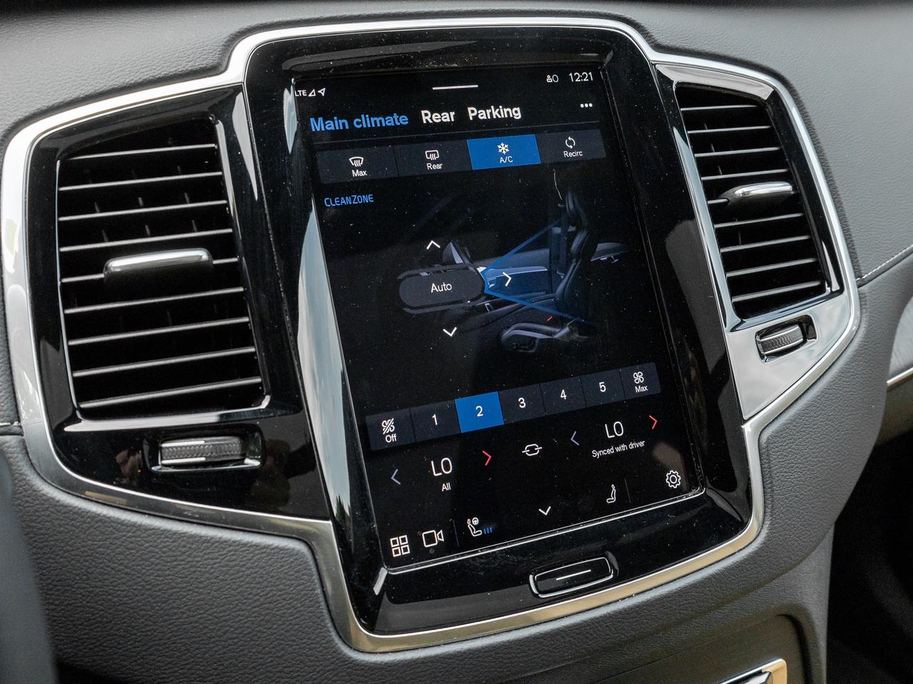 2024 Volvo XC90 Plug-In Hybrid T8 eAWD PHEV Ultimate 7-Seater TRADE IN  VOLVO CPO Photo