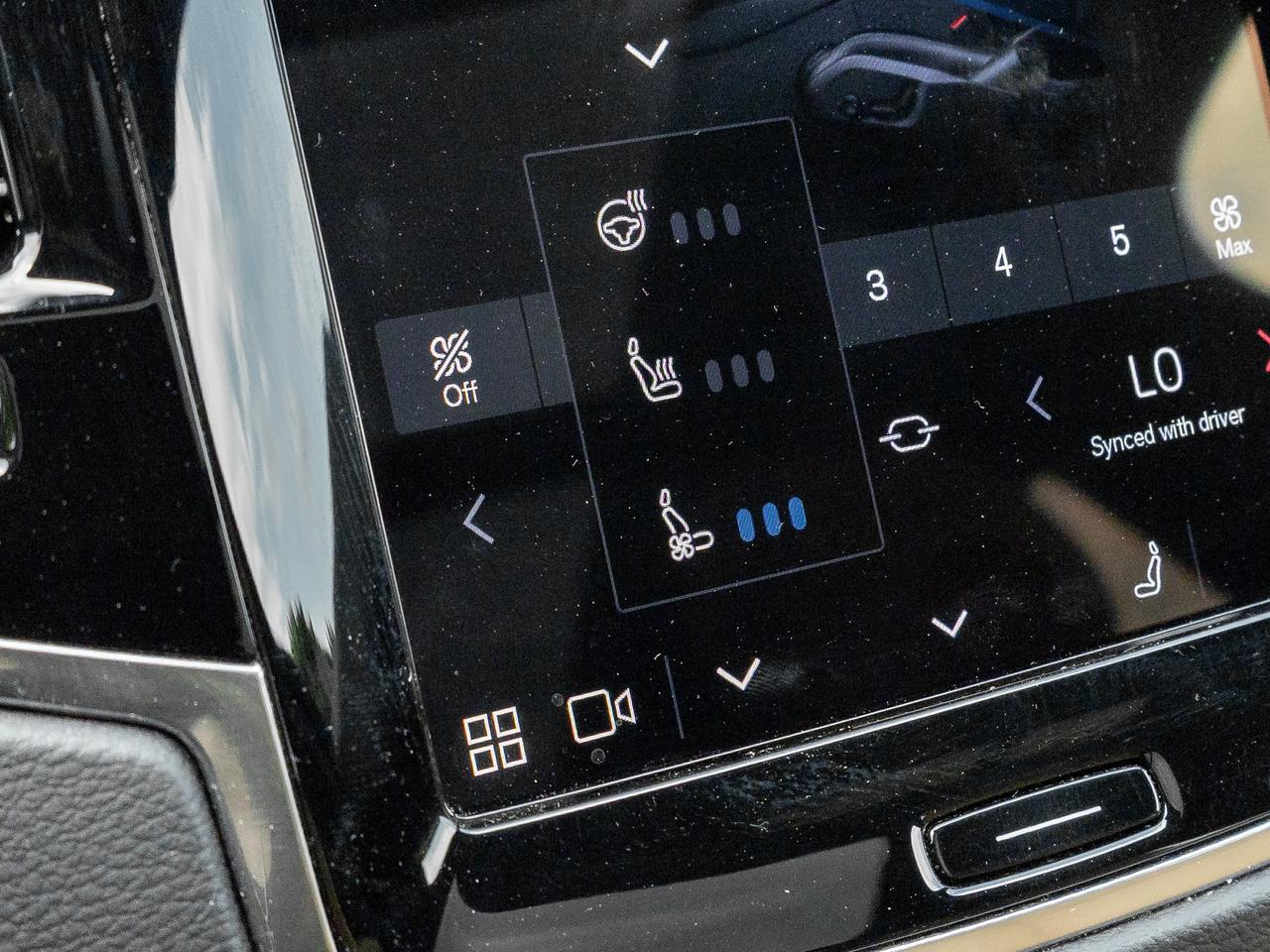 2024 Volvo XC90 Plug-In Hybrid T8 eAWD PHEV Ultimate 7-Seater TRADE IN  VOLVO CPO Photo