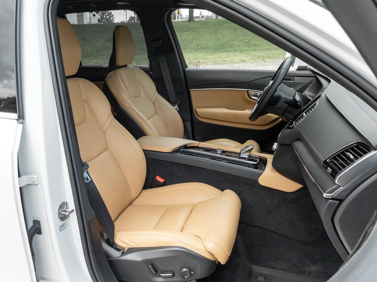 2024 Volvo XC90 Plug-In Hybrid T8 eAWD PHEV Ultimate 7-Seater TRADE IN  VOLVO CPO Photo