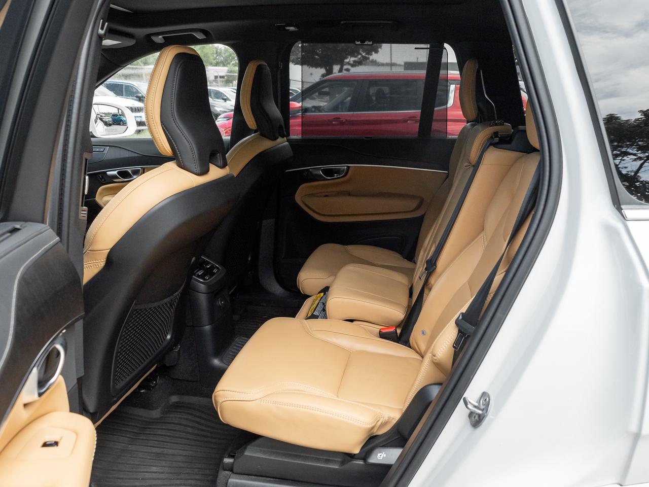 2024 Volvo XC90 Plug-In Hybrid T8 eAWD PHEV Ultimate 7-Seater TRADE IN  VOLVO CPO Photo