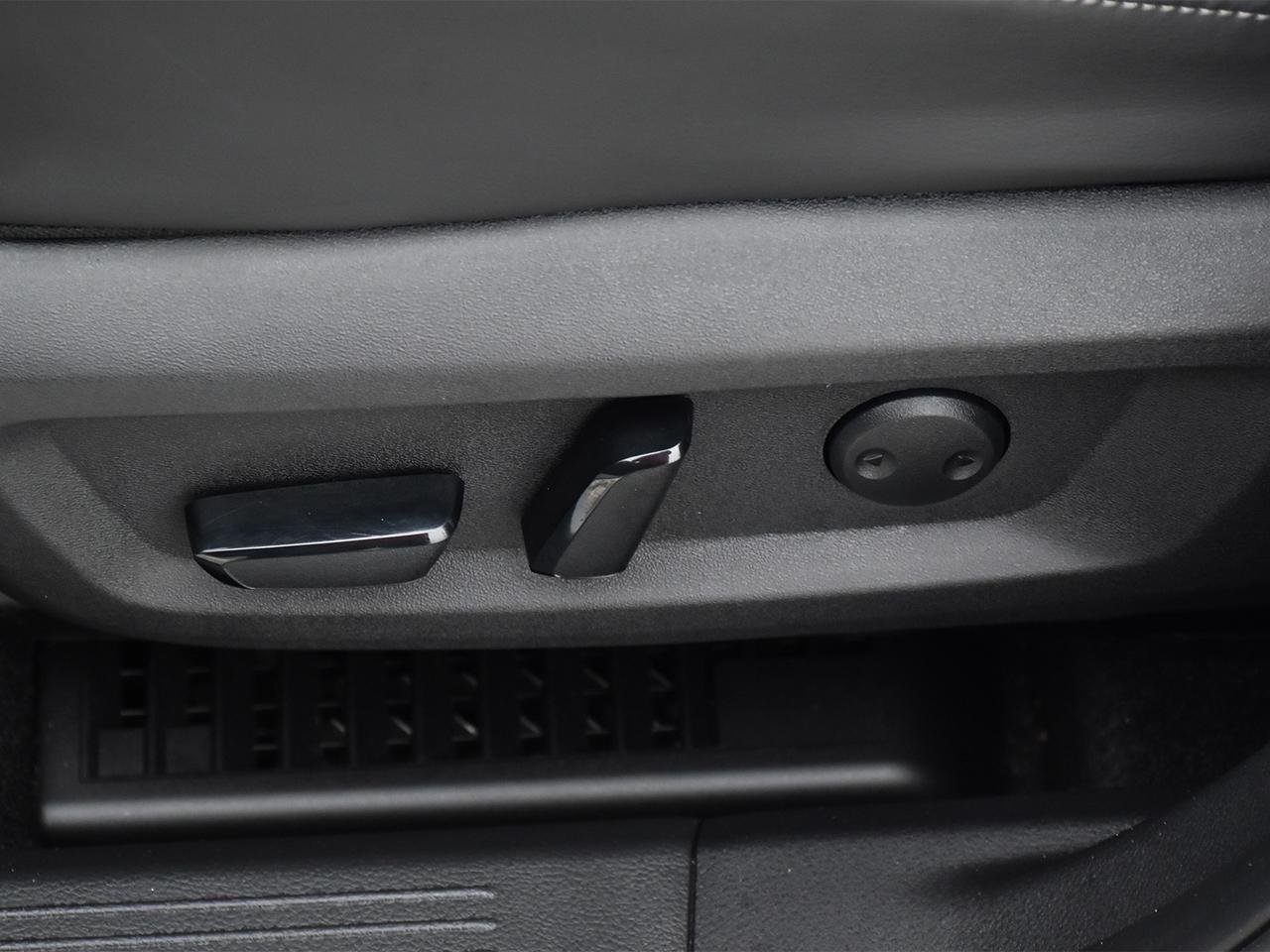 2025 Nissan Rogue Platinum  - HUD -  Leather Seats Photo