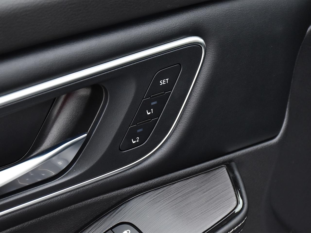 2025 Nissan Rogue Platinum  - HUD -  Leather Seats Photo