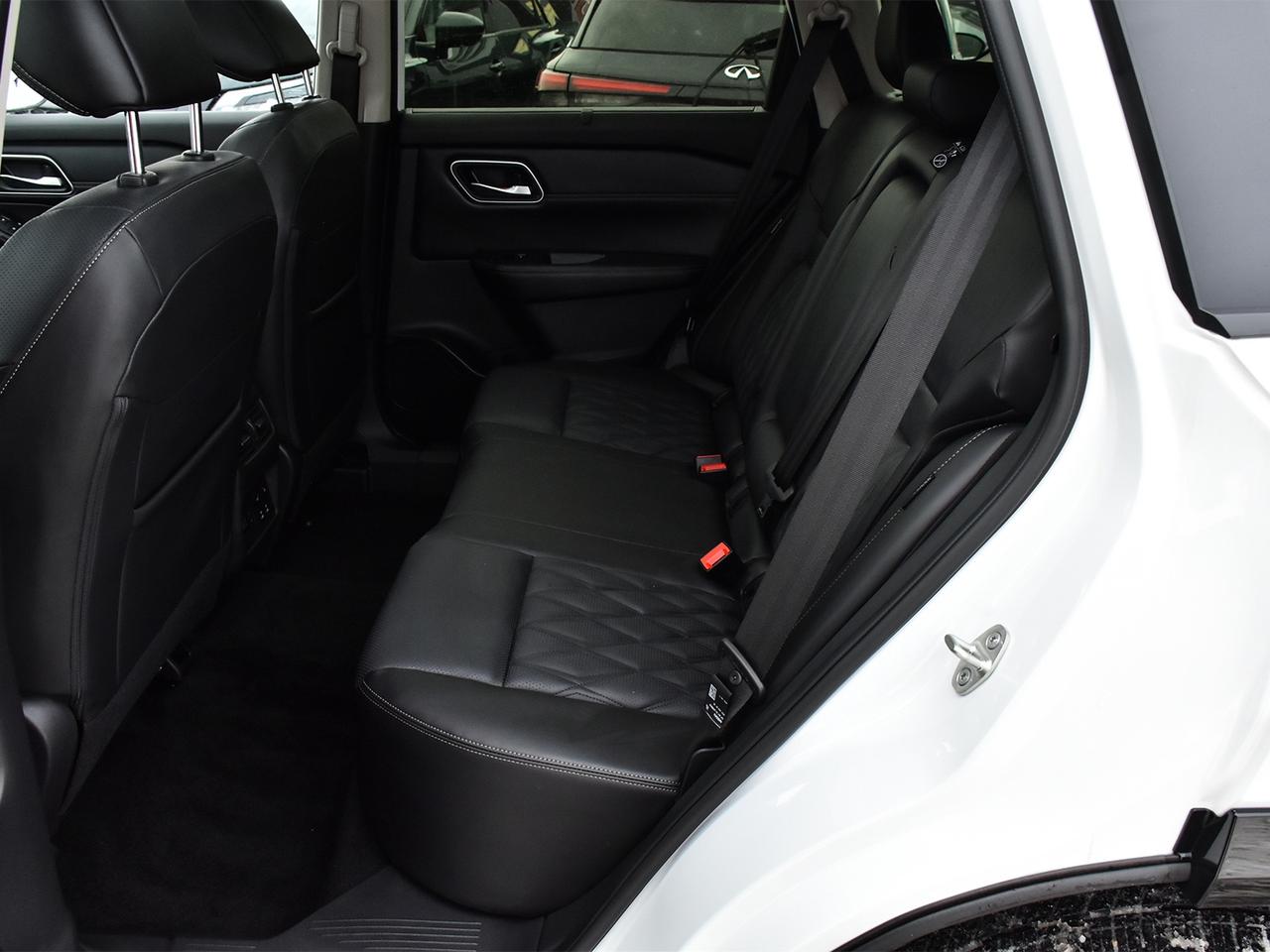 2025 Nissan Rogue Platinum  - HUD -  Leather Seats Photo