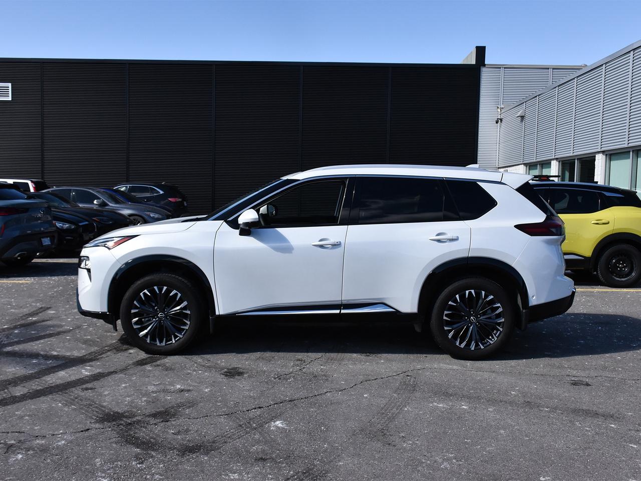 2025 Nissan Rogue Platinum  - HUD -  Leather Seats Photo2