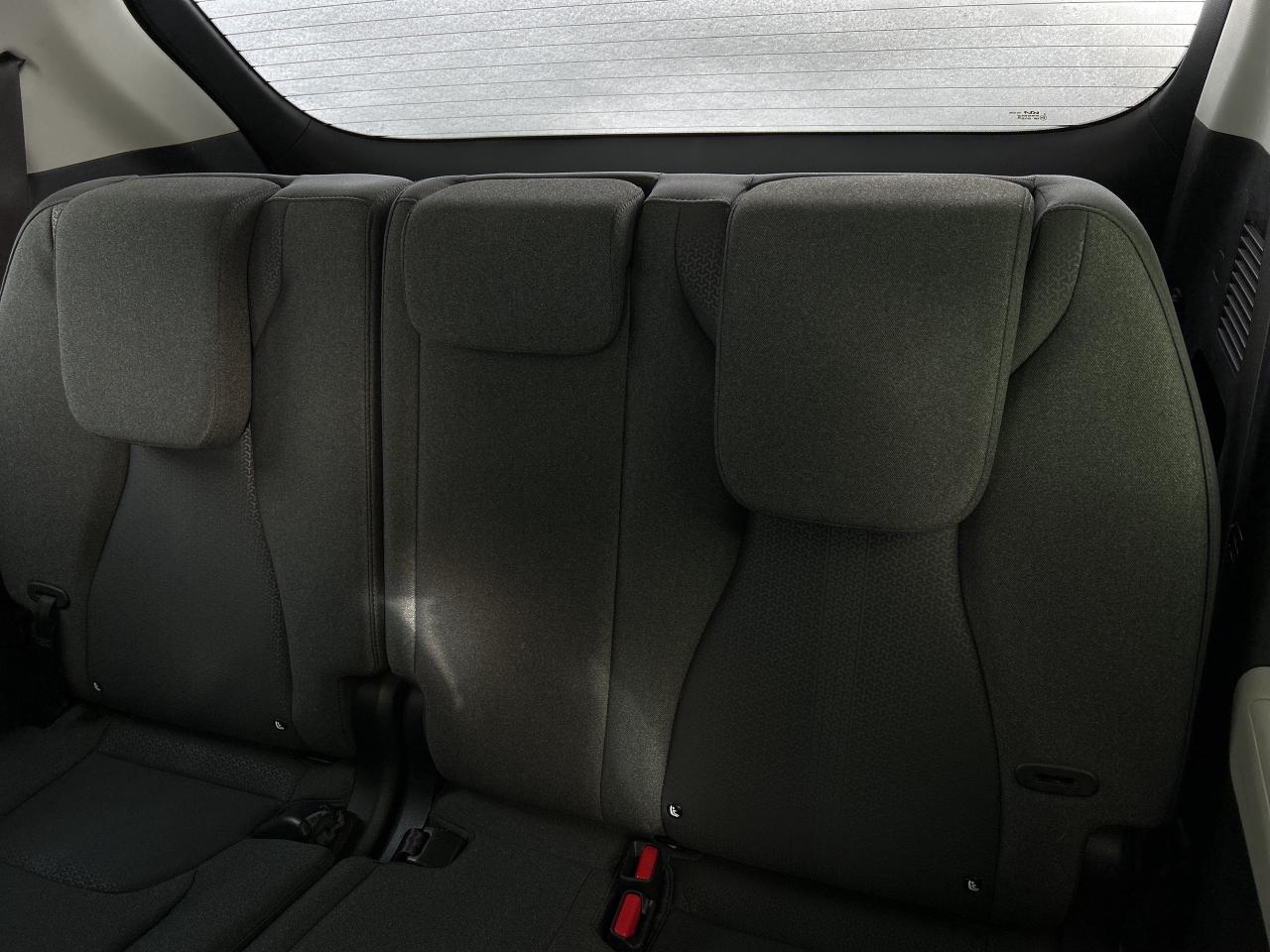 2022 Kia Carnival LX, 8 PASSENGER, CLEAN CARFAX, BACK UP CAMERA! Photo